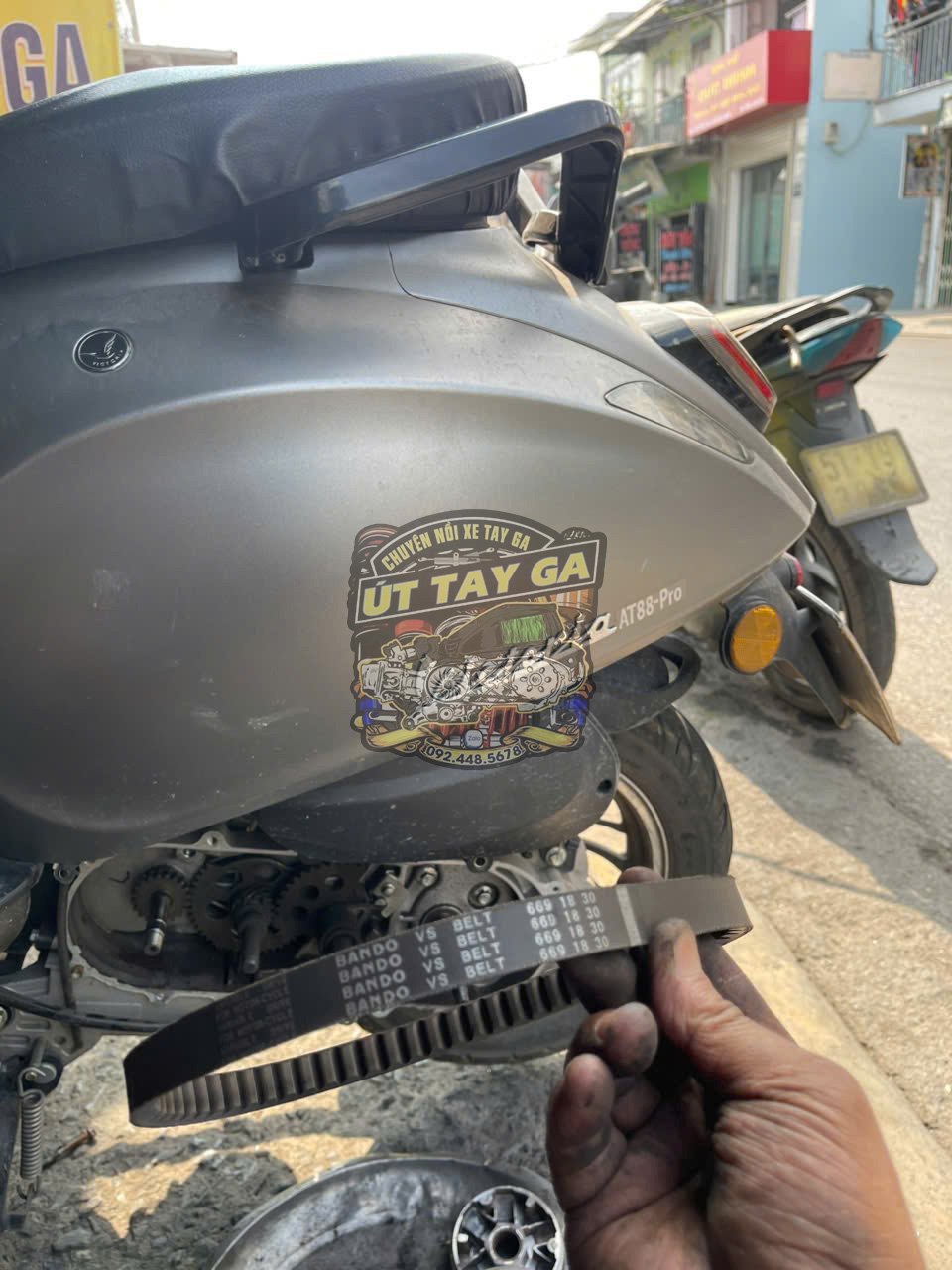 Xe tay ga 50cc bị giật khi lên ga có phải do bộ nồi không?